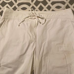 Jones New York white Capri pants